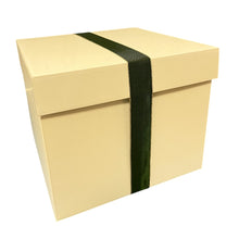 Load image into Gallery viewer, Confezione di Natale a bauletto 30x30x25