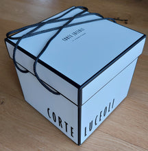 Load image into Gallery viewer, Panettone con Amarene di Cantiano
